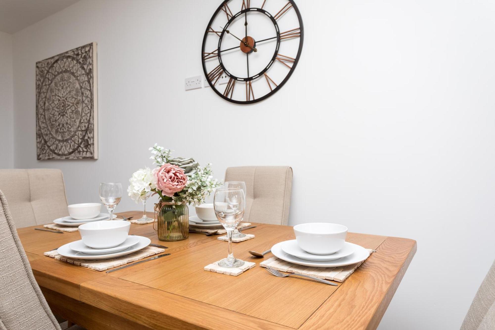 Flat 7- Spacious Studio Flat In The Heart Of Crawley Exterior photo